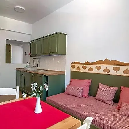 Berghi & 3* 크라니스카고라