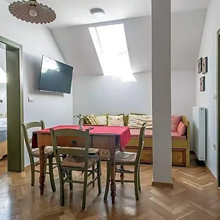 Berghi & 3*